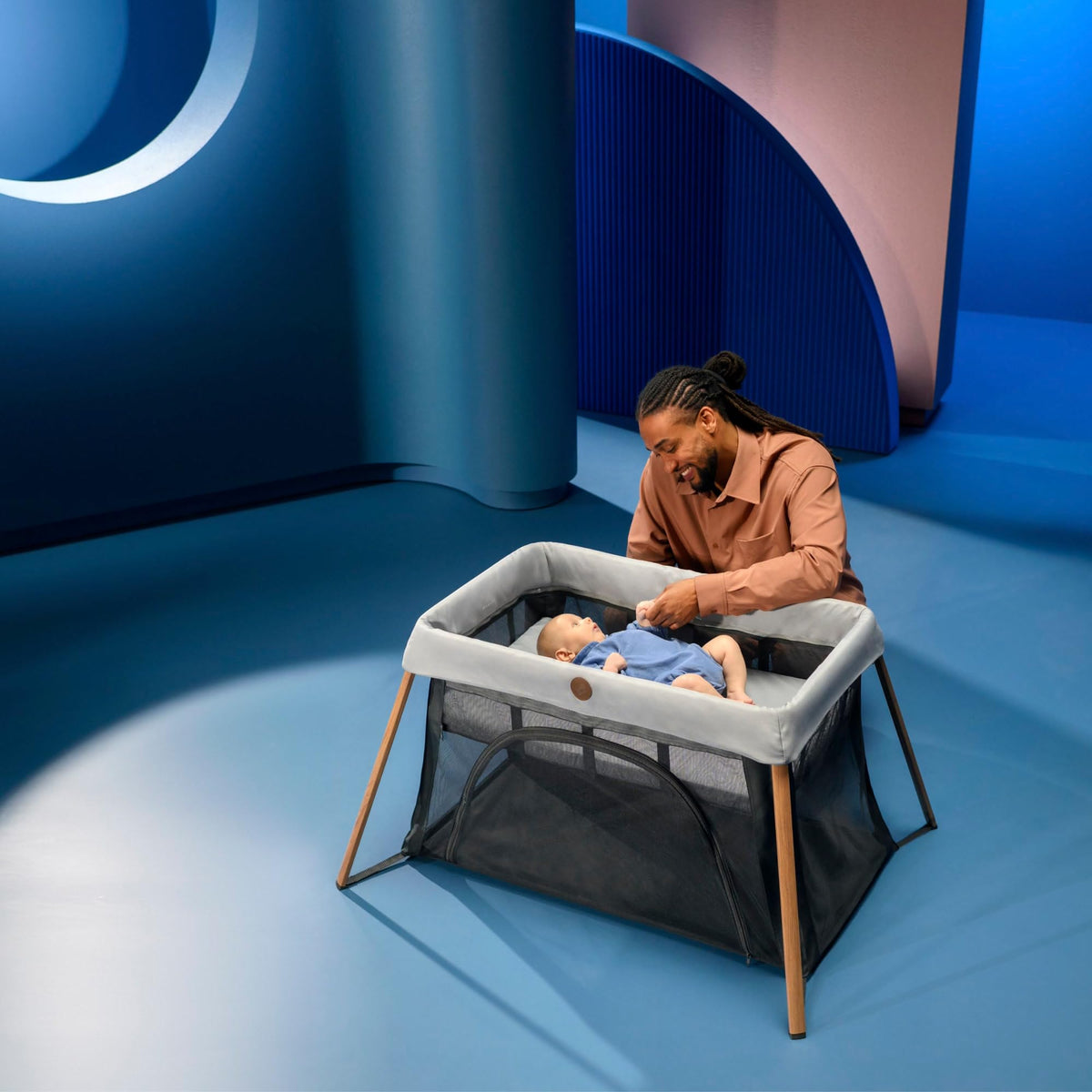 Maxi-Cosi Iris2 2-in-1 Foldable Travel Cot | 0–3 Years