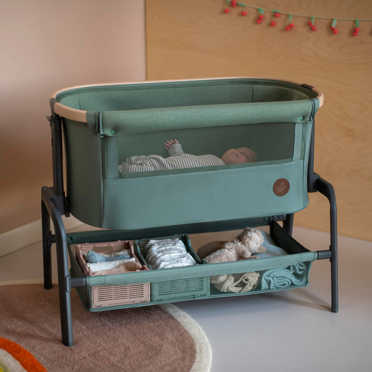 Maxi-Cosi Iora Co-Sleeper Foldable Bedside Crib | 0–6M